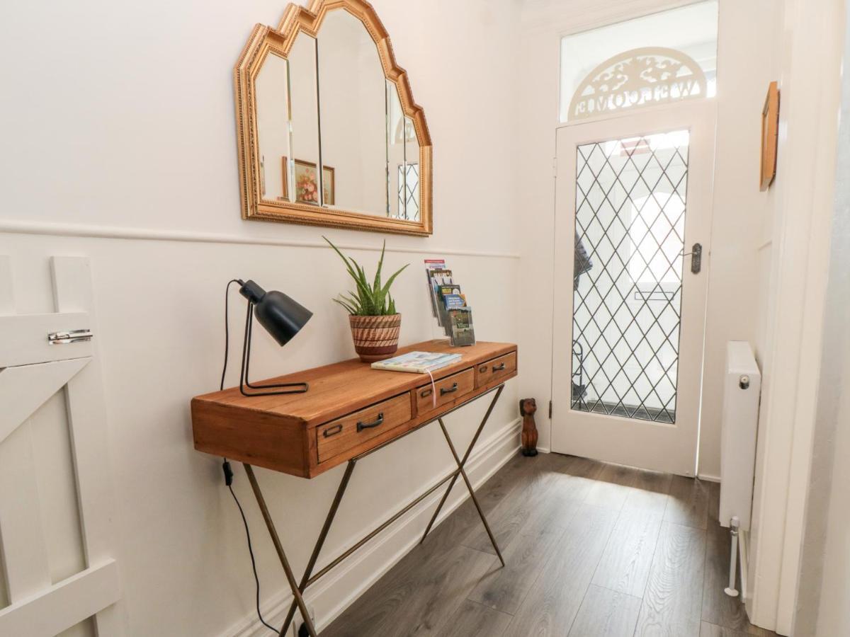 The Robins Villa Filey Bagian luar foto