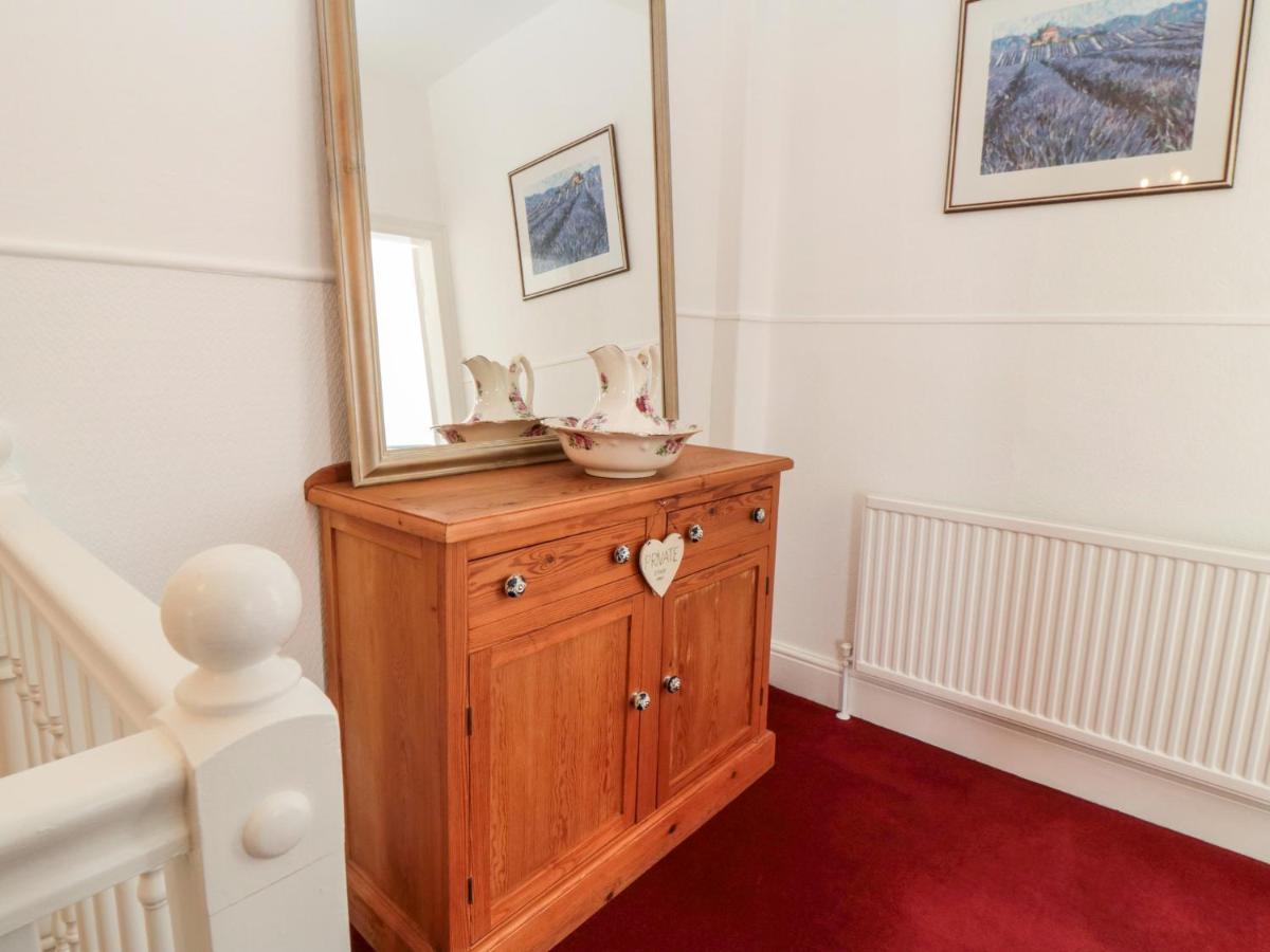 The Robins Villa Filey Bagian luar foto