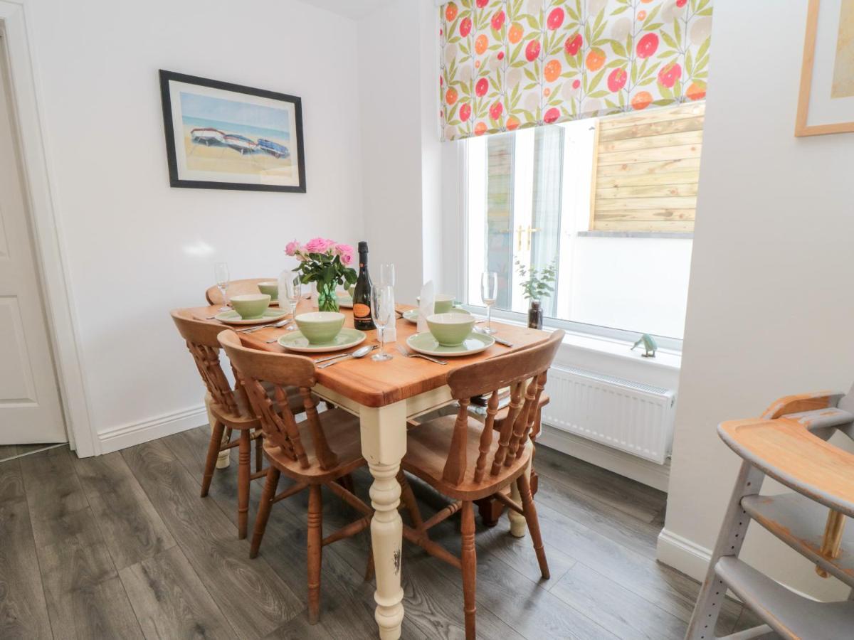 The Robins Villa Filey Bagian luar foto